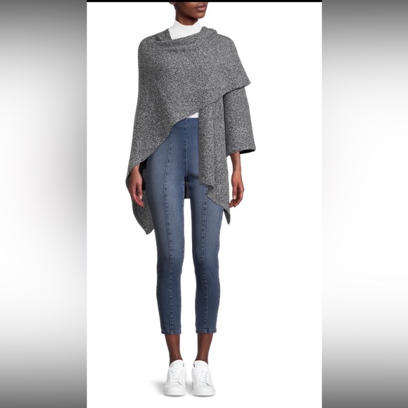 Versatile Ruana Sweater - Picture 4 of 7